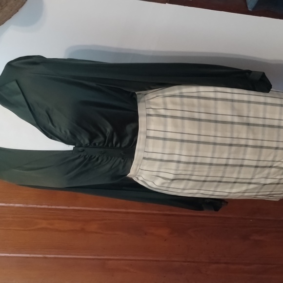 #6 Price Reduced VINTAGE SILK SATIN ForestGreen Hourglass FigureEnhancing Blouse - Picture 5 of 13
